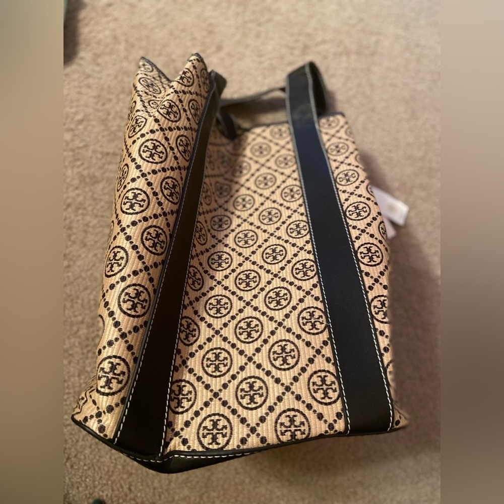 Tory Burch Raffia Monogram Oversized Tote 👜
